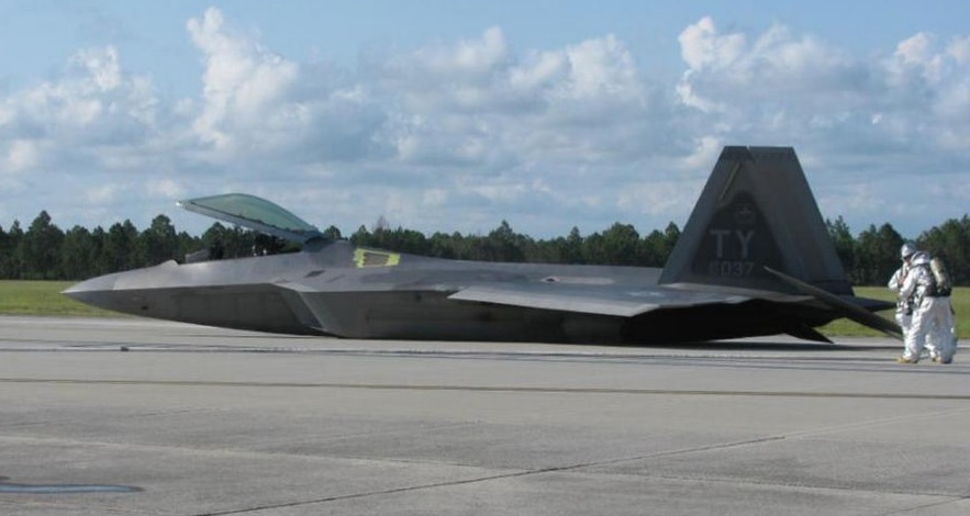 F-22 Raptor that Crash Landed More than Seven Years Ago Takes to the Air again