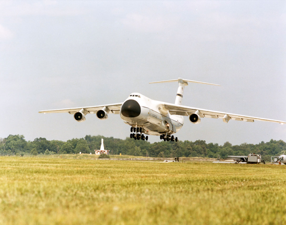 These photos prove that the massive C-5 Galaxy can fly with only three engines