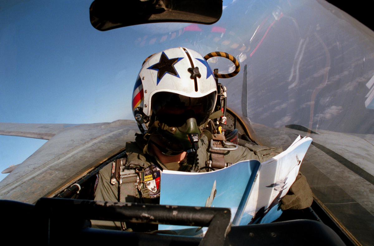 F-14 Cockpit Selfie – The Untold Story