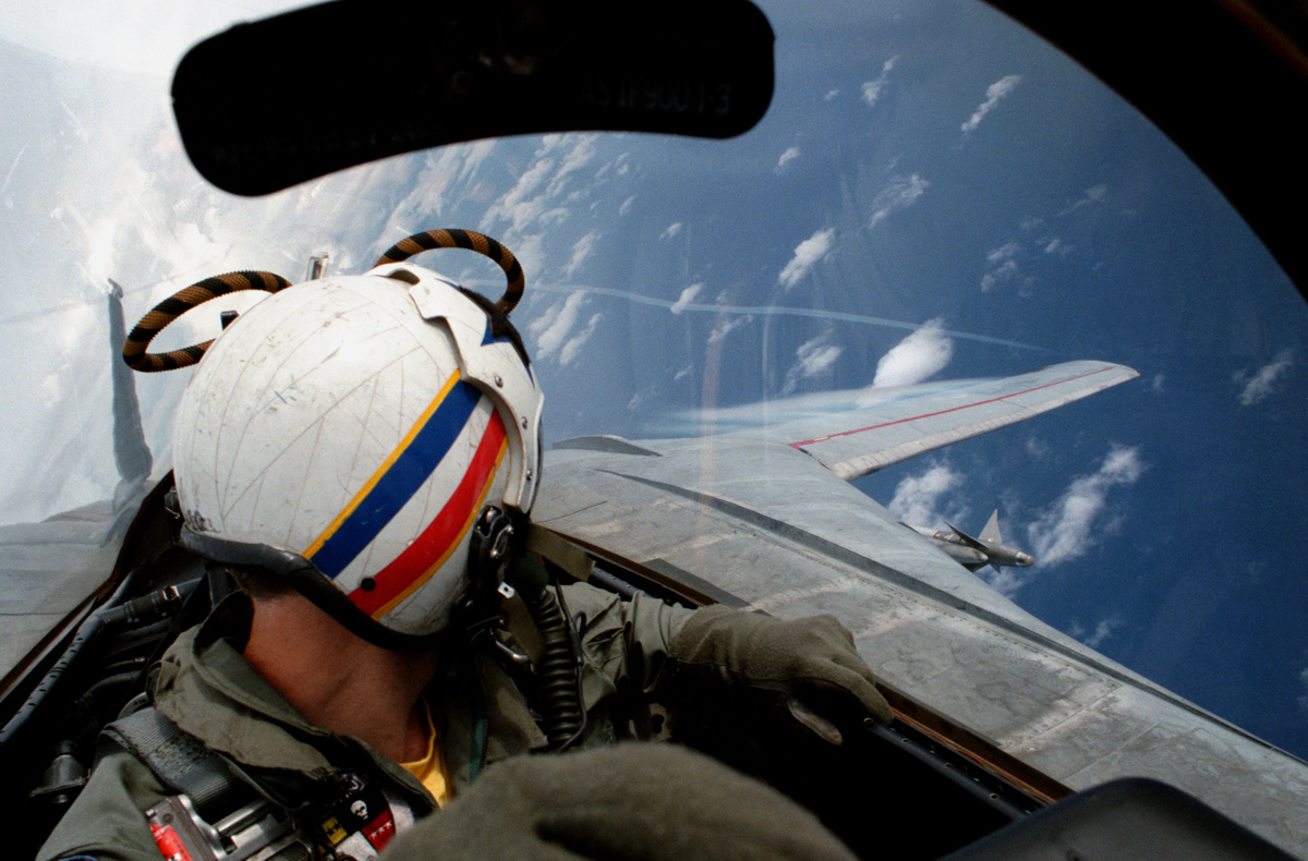 F-14 Cockpit Selfie – The Untold Story