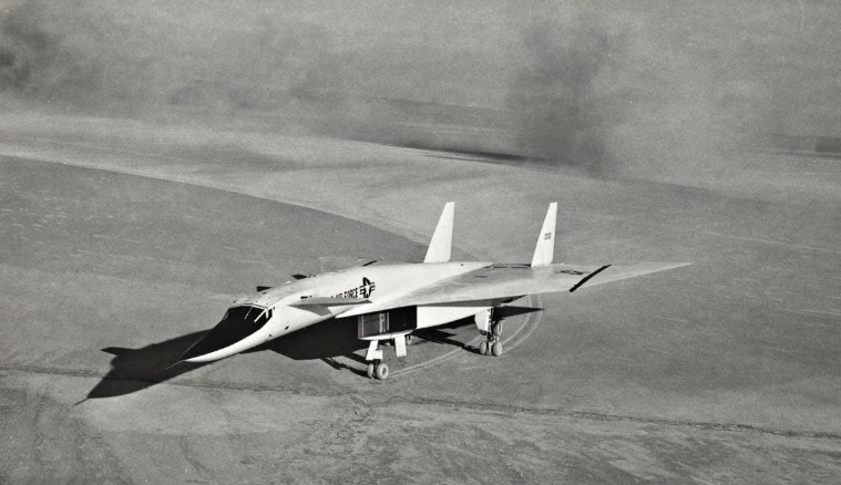 XB-70 tip-toe landing
