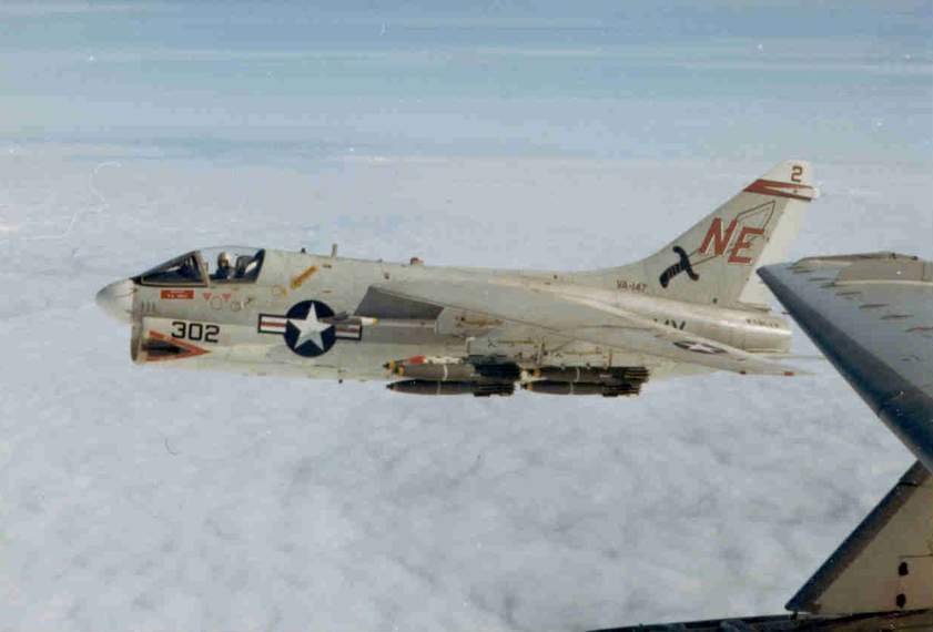 Former US Naval Aviator provides an A-4 Vs A-7 Technical Comparison