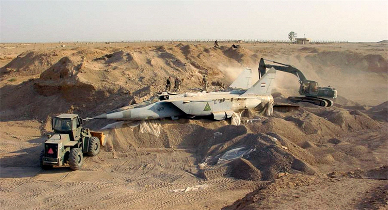 Iraqi MiG-25 Foxbat Pilot explains how he was able to shoot down Lt Cdr Speicher’s F/A-18 Hornet the first night of Operation Desert Storm