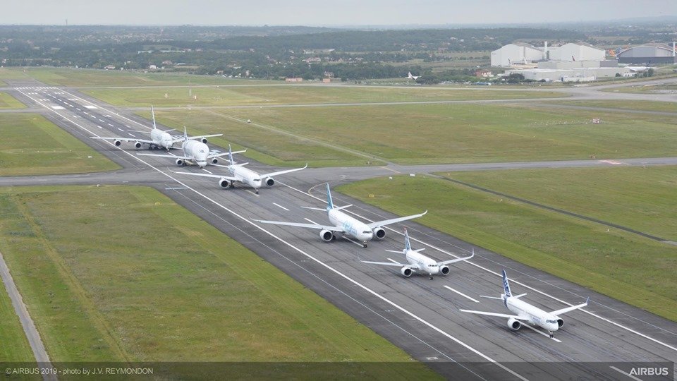 Here are some stunning photos of the incredible formation flight celebrating Airbus 50th Anniversary