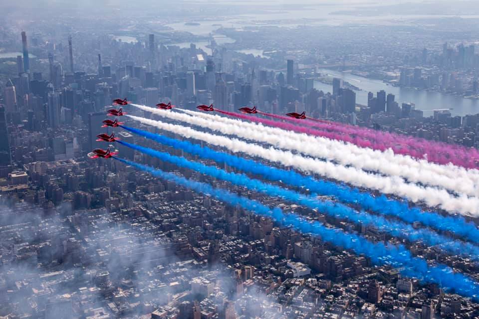 Check Out these Epic Photos featuring Red Arrows, Thunderbirds, F-22 and F-35 Demo Teams flying in formation above New York