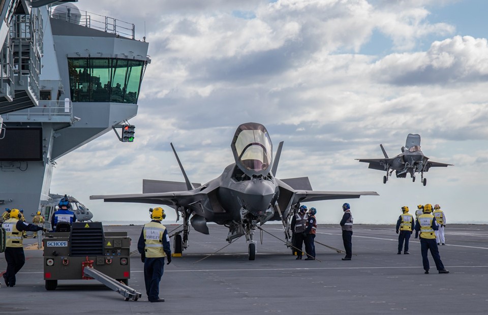 UK F-35 Lightning Stealth Fighters Land on HMS Queen Elizabeth for the First Time