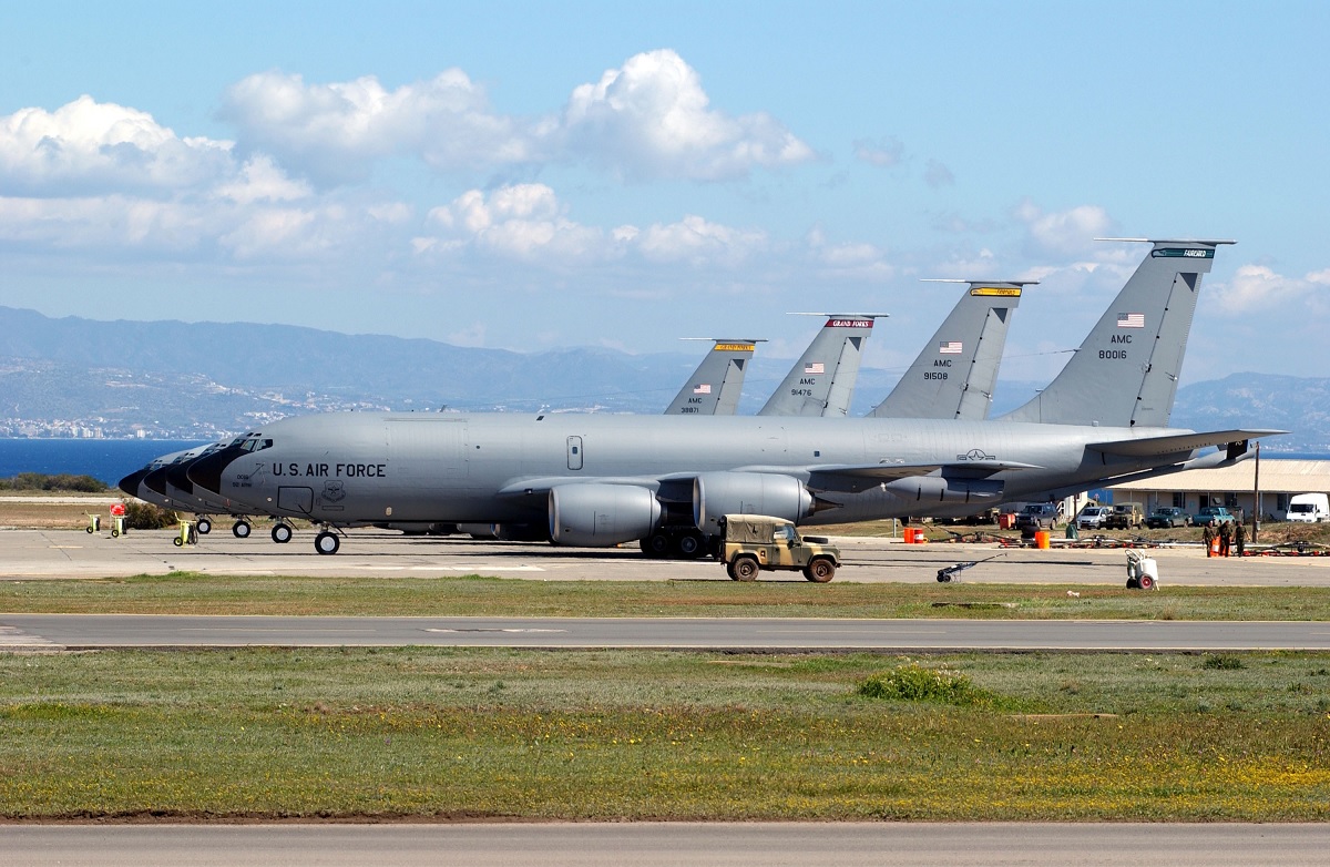 The Incredible story of the KC-135 crew Who Recovered a Stratotanker that had been on Fire Under the Floor while Flying 200+ miles west of Hawaii