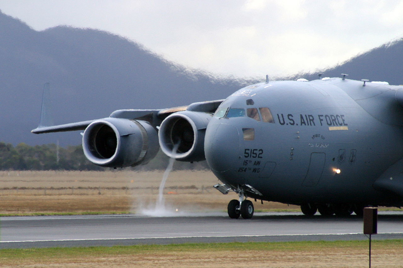 Former C-17 Instructor Explains What Happens if the Aircraft Thrust Reversers are accidentally Deployed during Aerial Refueling