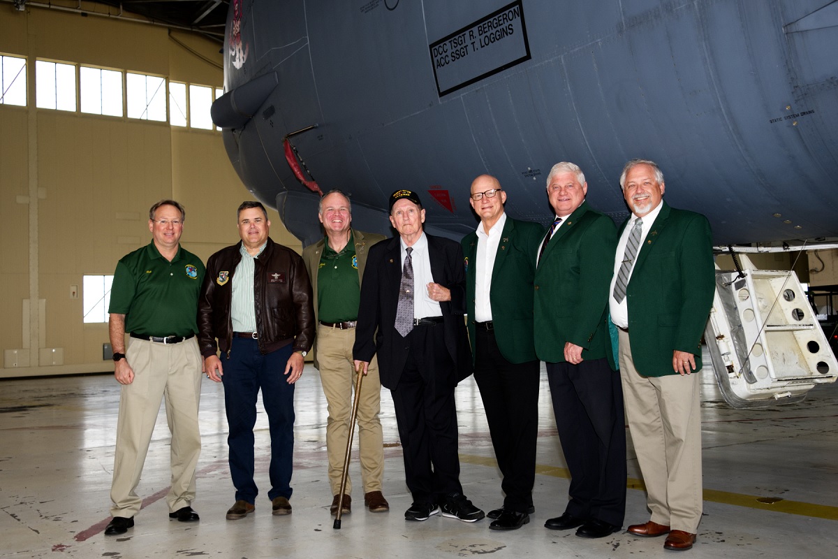 B-52 Crew Members who Took Part in Operation Secret Squirrel Meet at Barksdale to Celebrate 29th Anniversary of the Event