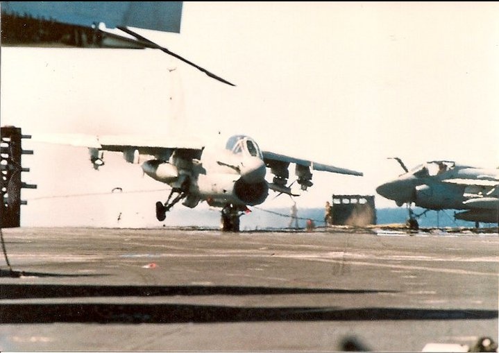 Former Naval Aviator tells which US Navy Jets are the most difficult and the easiest to land on an Aircraft Carrier