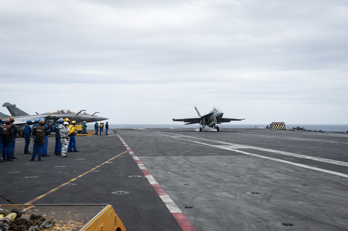 US Navy F/A-18E Super Hornet recovers and launches from FS Charles de Gaulle For the First Time