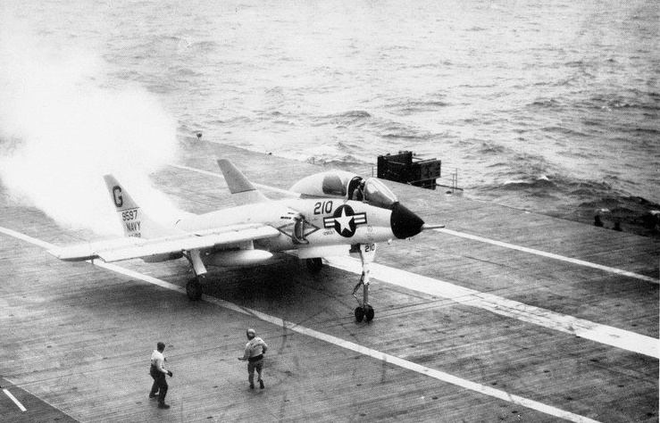 Former Naval Aviator tells which US Navy Jets are the most difficult and the easiest to land on an Aircraft Carrier