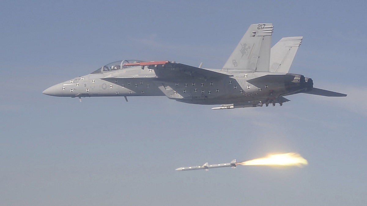 US Navy F/A-18F Super Hornet successfully executes the final shot in the Integrated Test Program of the AIM-120D SIP-3