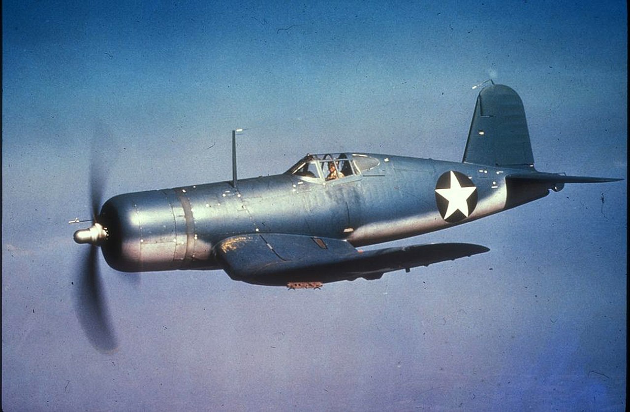 The “accidental” arrival of the legendary F4U Corsair in the South Pacific and the story of Ken Walsh, the first man to become a “Corsair ace”