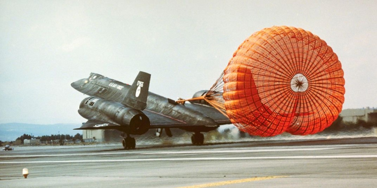 That time an SR-71 deployed Ladies Underwear (along with the drag chute) upon landing to adjust the attitude of a new Blackbird pilot