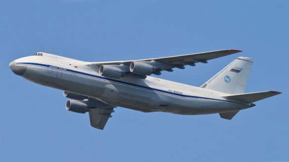 An 124 RA 82028 in formation with Su 27 09 May 2010