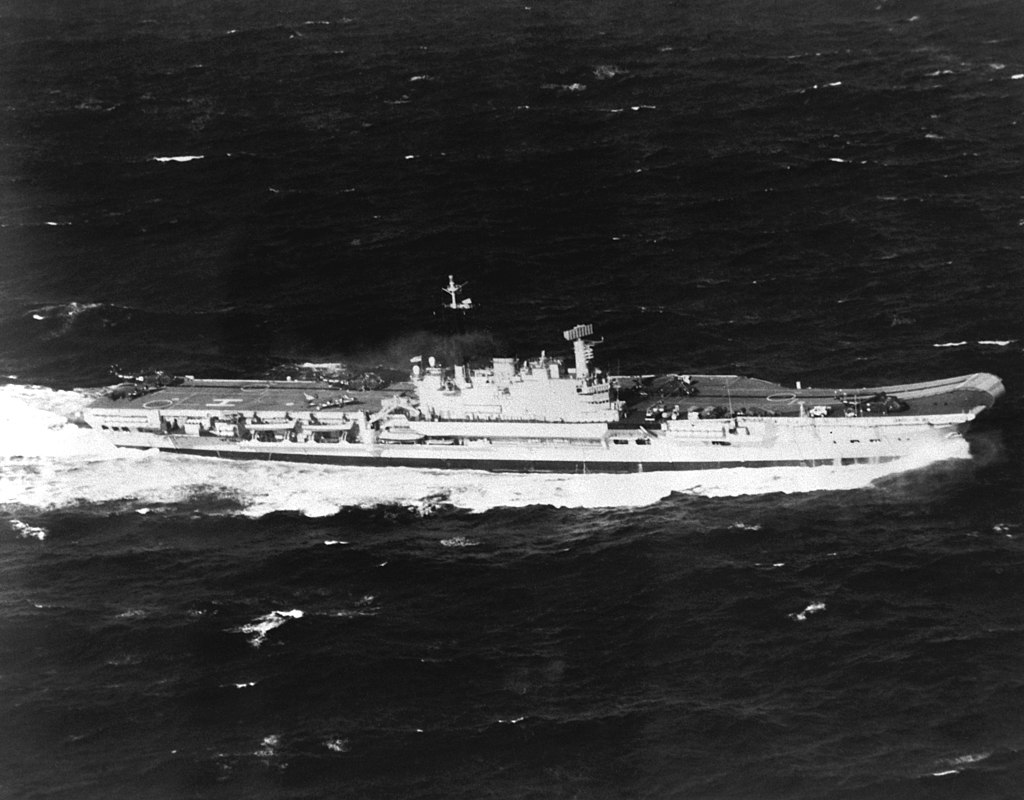 HMS_Hermes_R12_underway_on_16_March_1982_6350754