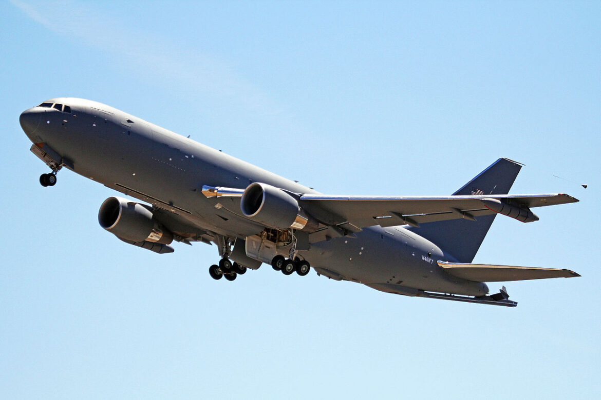 Boeing 767 2C2LK KC 46A Boeing Aircraft Co USAF PAE 29JUL15