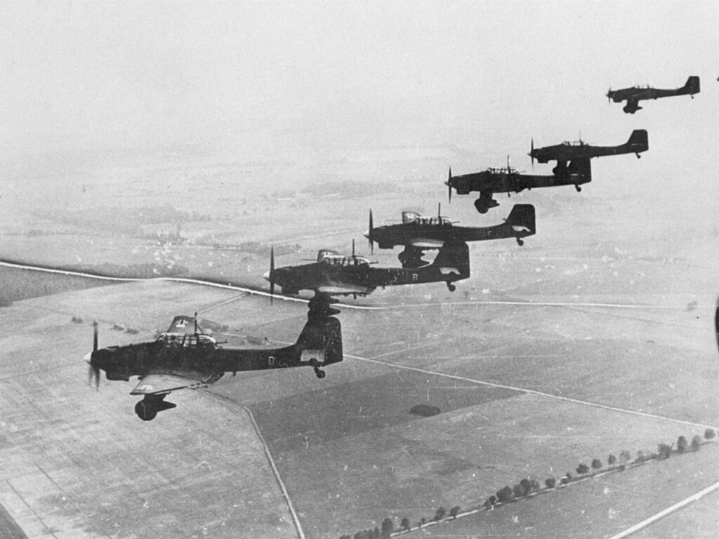 Bundesarchiv_Bild_183-1987-1210-502_Polen_Stukas