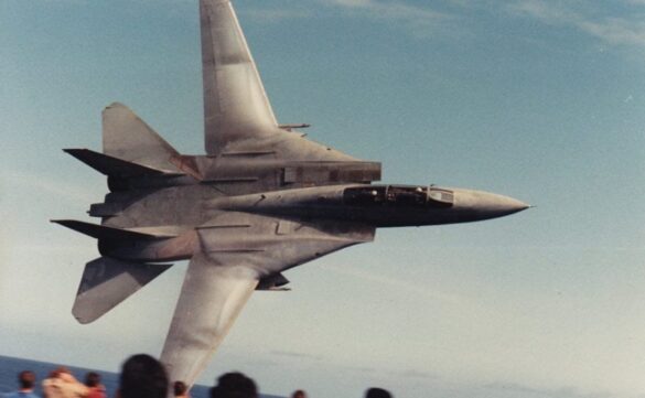 F-14-Wing-Swept-Forward