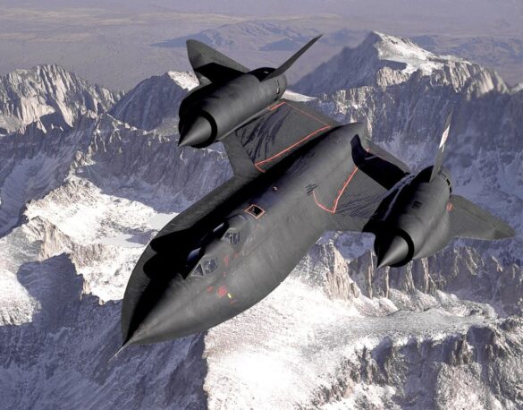 Lockheed-SR-71-Blackbird-1200x940-1