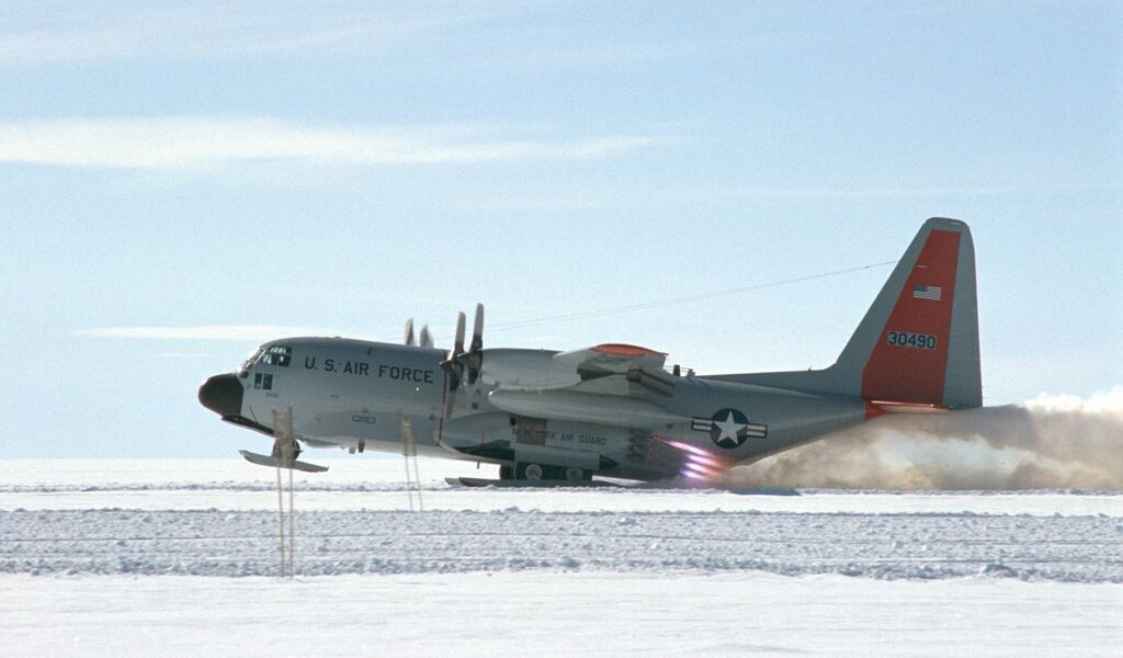 LC-130-Hercules-JATO