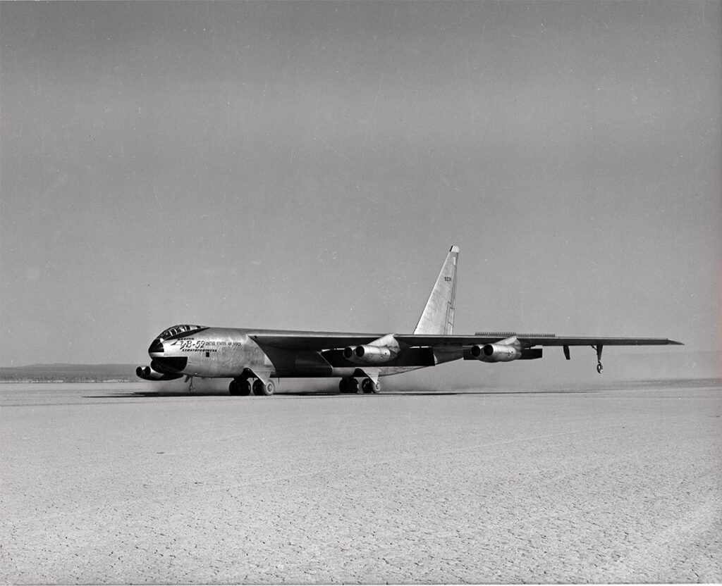 YB-52