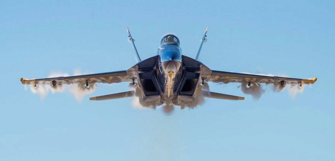 Blue-Angels-Sneak-Pass