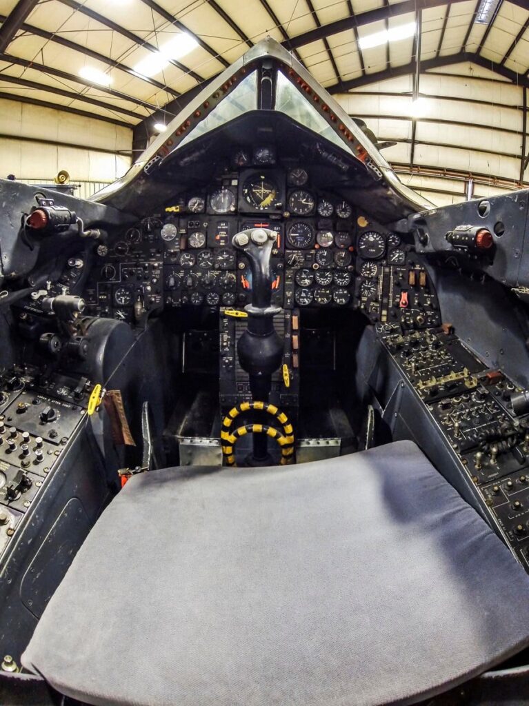 Cockpit-SR-71