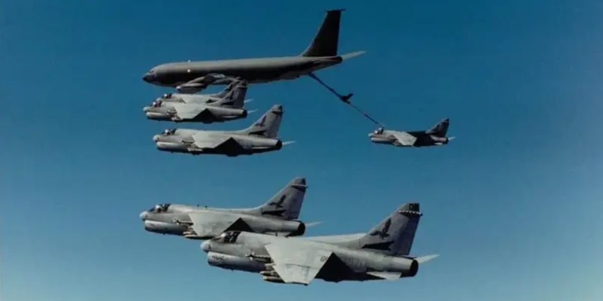 US Navy A-7 pilot recalls refueling every 30–40 minutes from USAF KC-135s during a Corsair II 5-ship TRANSPAC flight