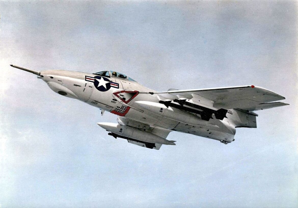 F-9-Cougar-1200x838-1