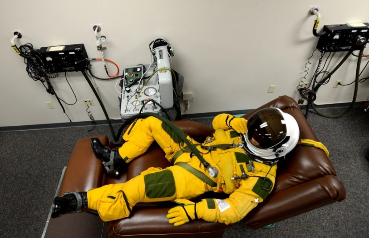 U-2 Avionics Technician explains why Dragon Lady pilots breathe pure oxygen for as much as 14 hours straight