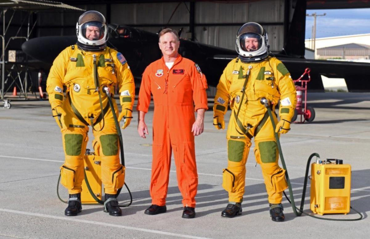 U-2 Avionics Technician explains why Dragon Lady pilots breathe pure oxygen for as much as 14 hours straight