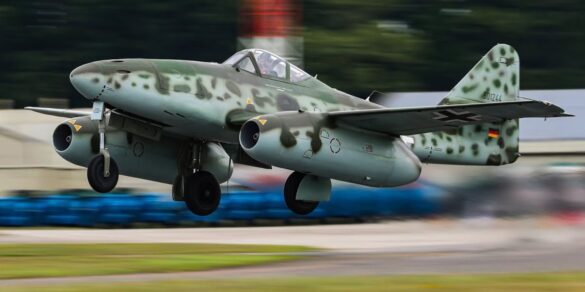 Me-262-Jet-Fighter