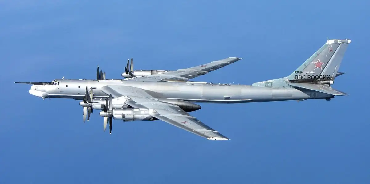 FAA ATC recalls when a Tu-95 passed 1000 feet above a DC-8 flying over the Atlantic. The DC-8 pilot reported hearing the Bear passing by.