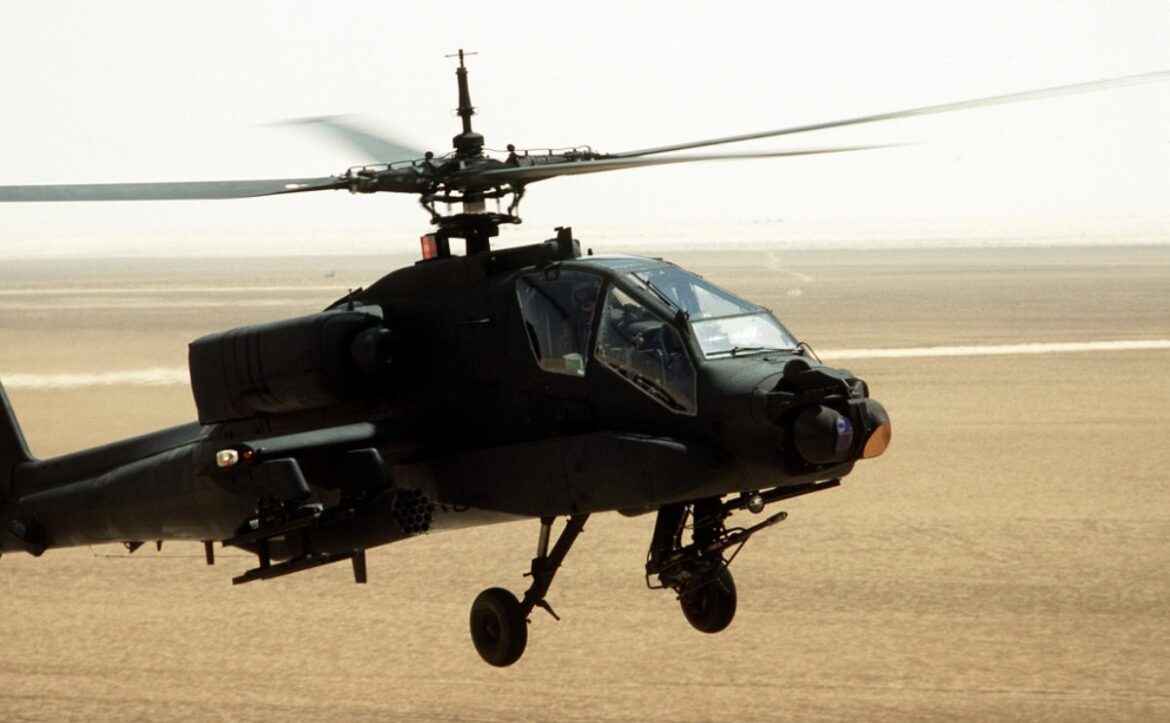 AH-64-Apache-Gunner