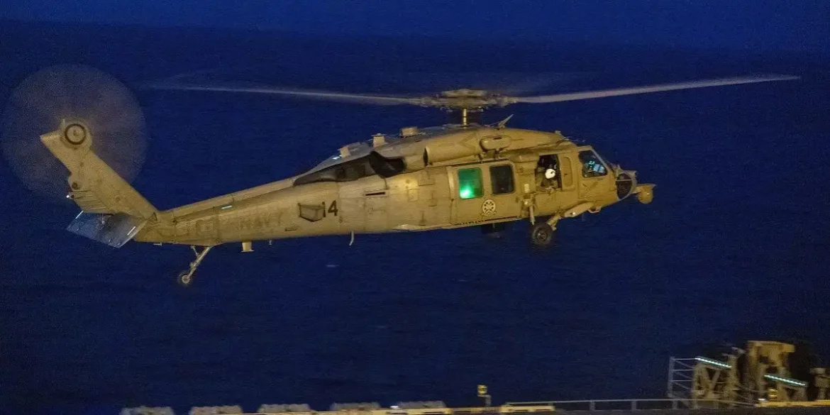 Helicopter-night-carrier-landing